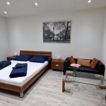 Apartment Flora - Late Check-Out At Noon 12 O Clock For Free Братислава Экстерьер фото