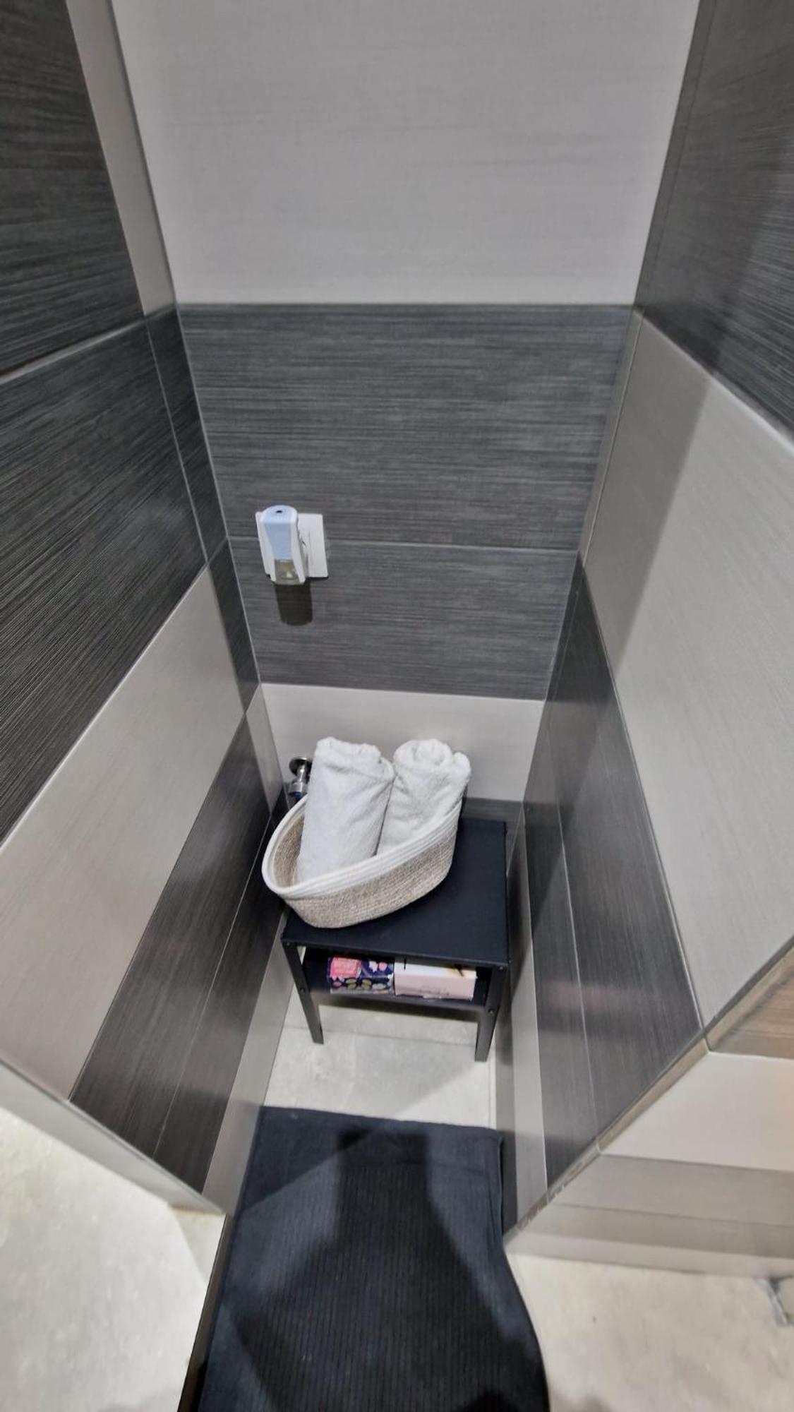 Apartment Flora - Late Check-Out At Noon 12 O Clock For Free Братислава Экстерьер фото