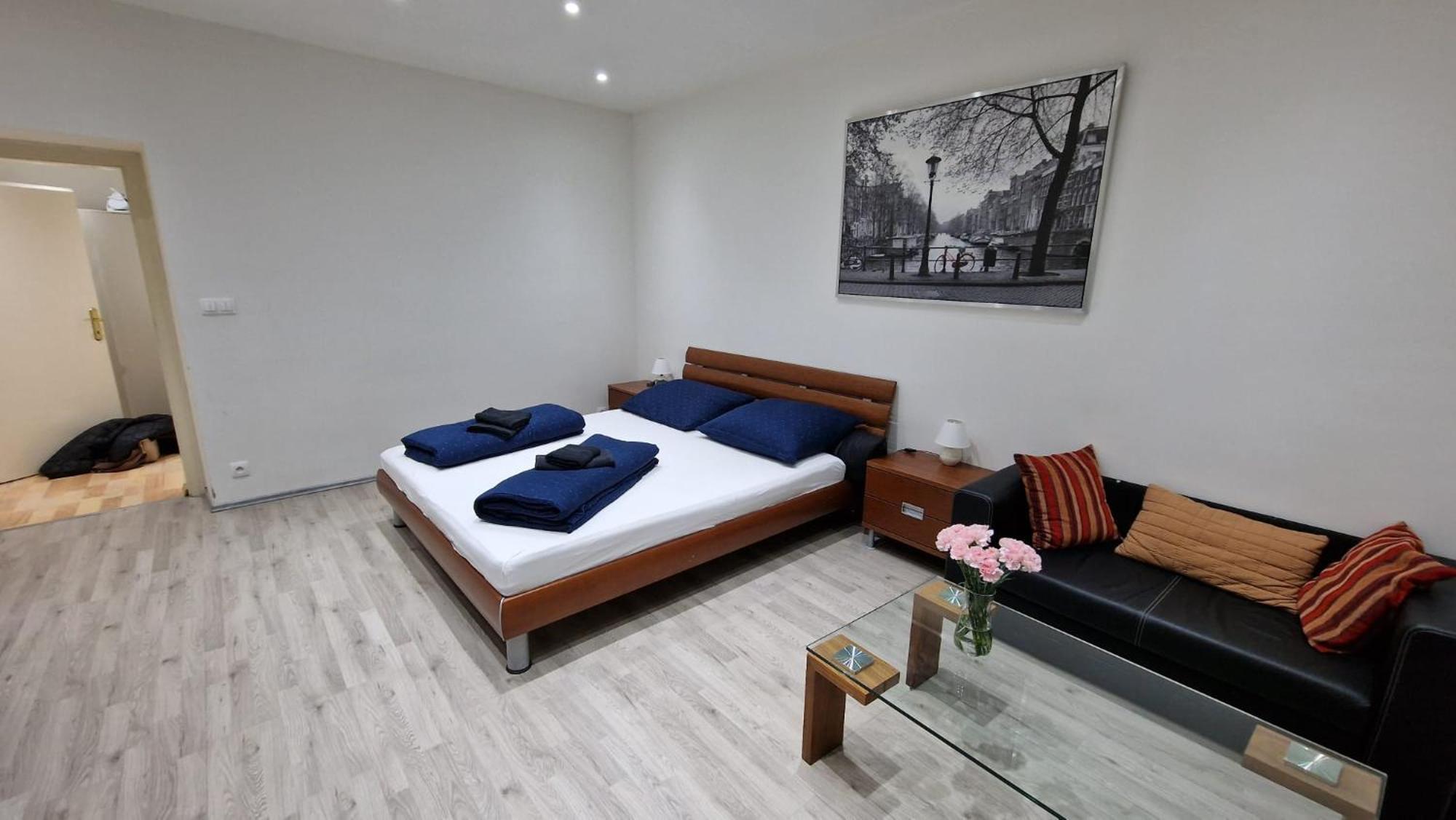 Apartment Flora - Late Check-Out At Noon 12 O Clock For Free Братислава Экстерьер фото
