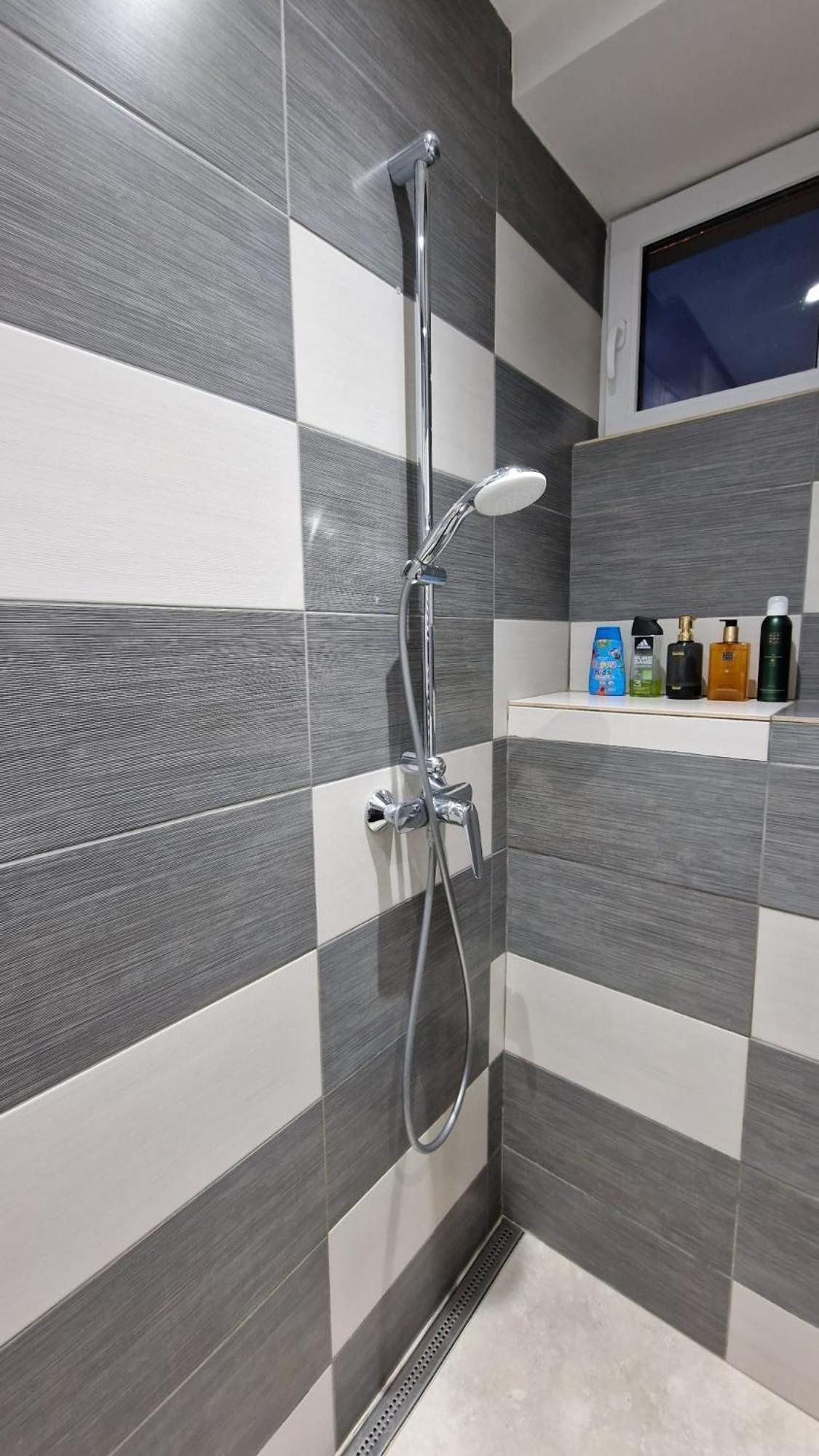 Apartment Flora - Late Check-Out At Noon 12 O Clock For Free Братислава Экстерьер фото
