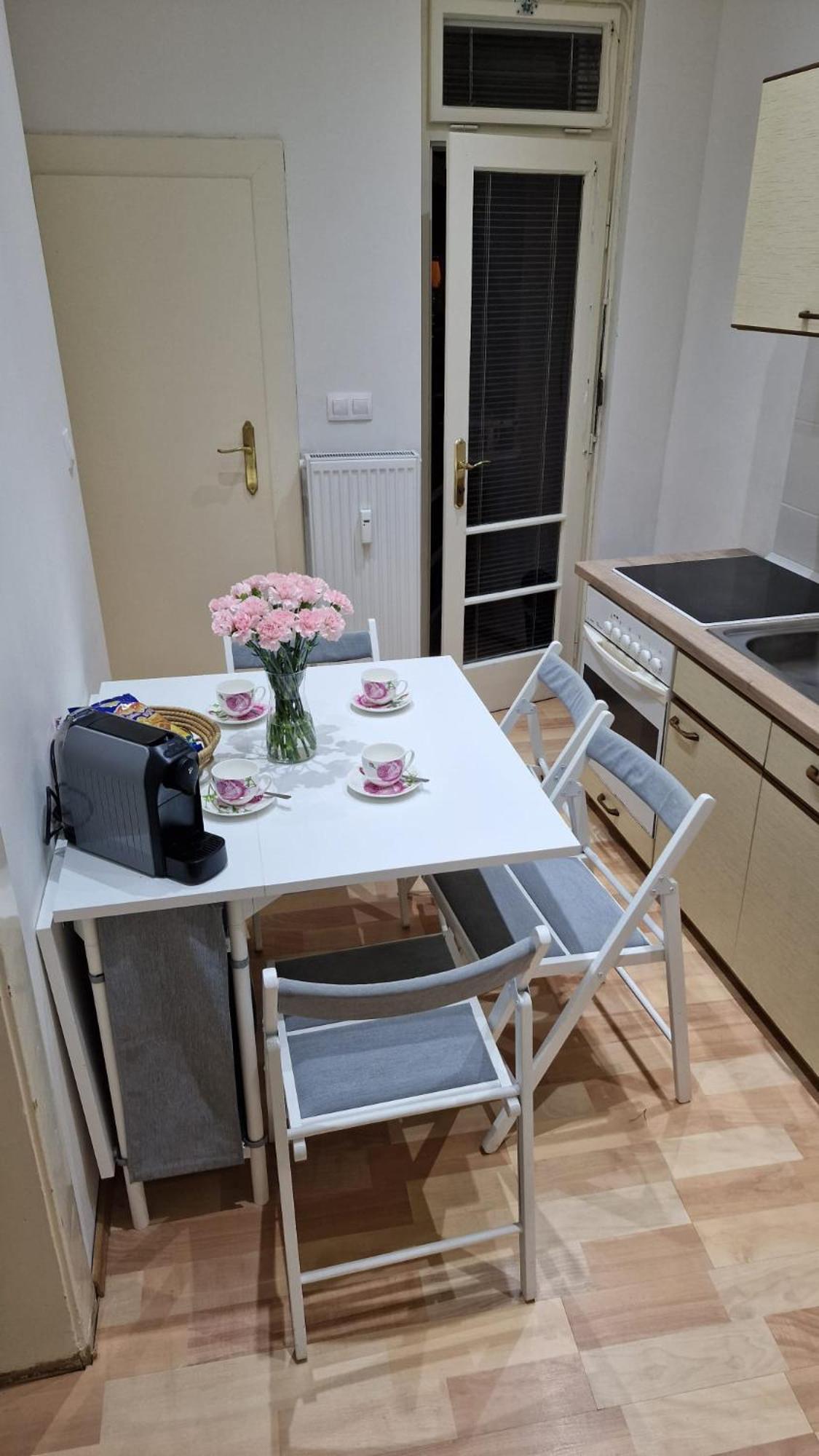 Apartment Flora - Late Check-Out At Noon 12 O Clock For Free Братислава Экстерьер фото